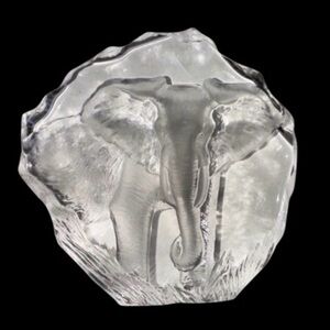 MATS JONASSON Sweden‎ Crystal Art Glass Elephant Large Paperweight Signed Safari